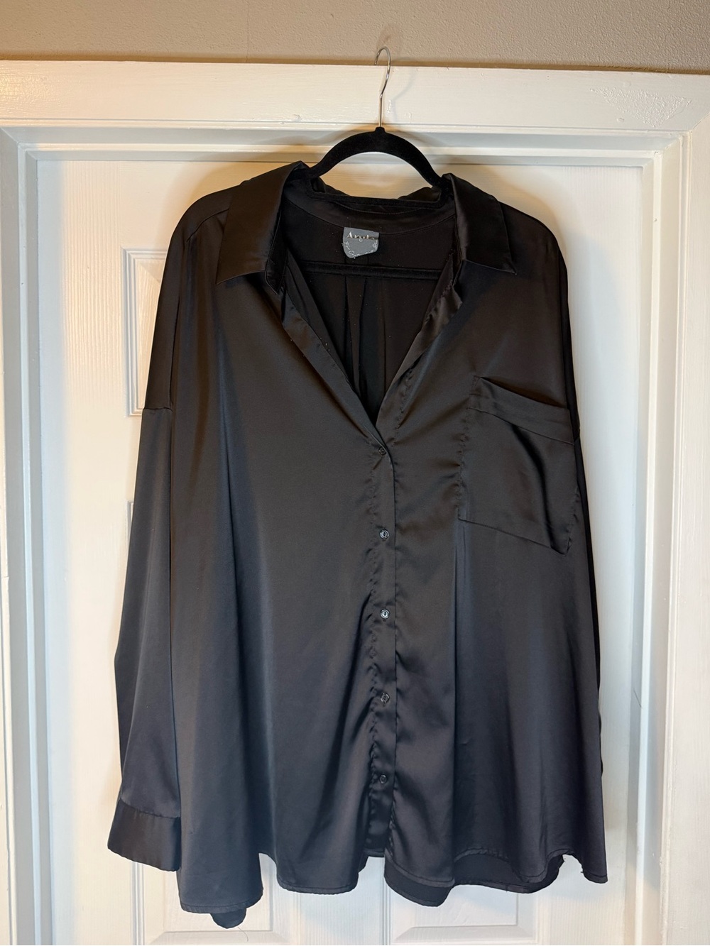 Arula 3x, Black Satin Button-Up Shirt